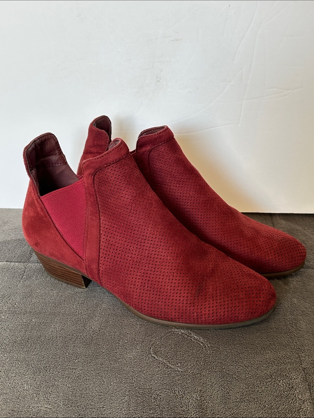Refresh Women’s Red Suede Ankle Booties Size 9 Short Boots slip on